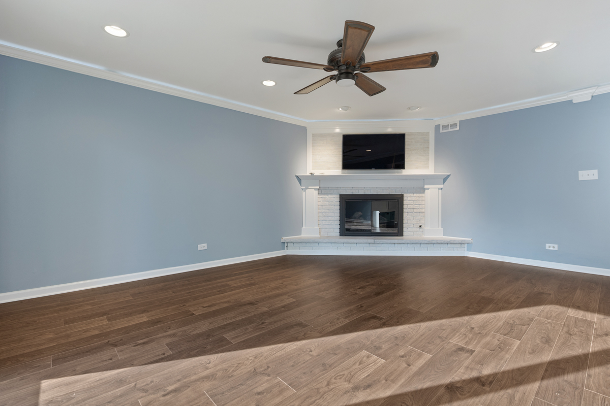 831 Pinehurst Lane