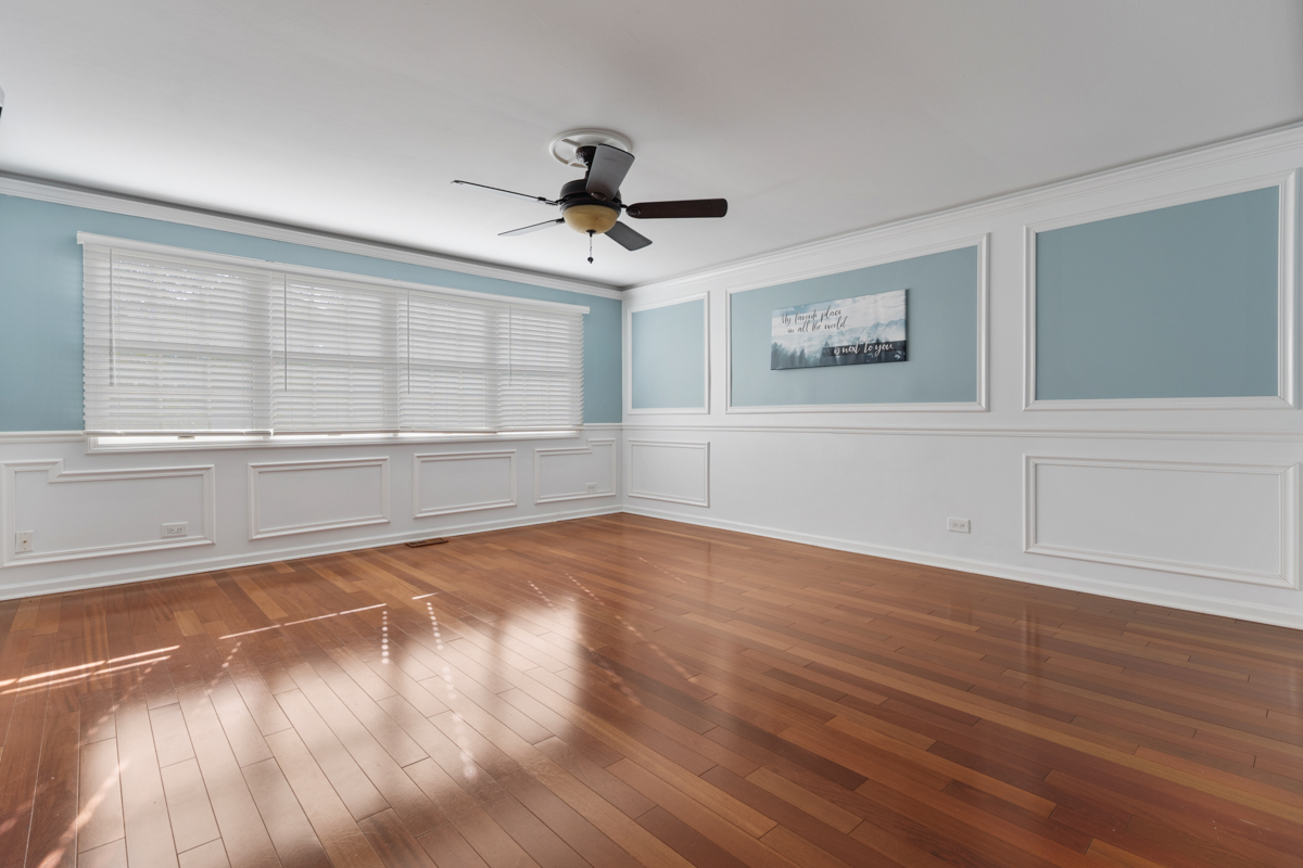 831 Pinehurst Lane