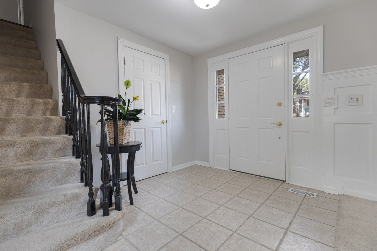 831 Pinehurst Lane