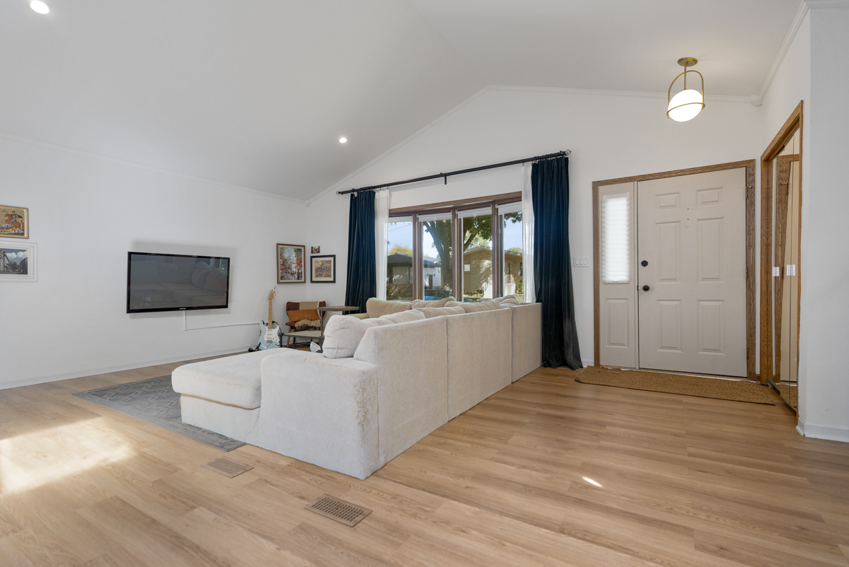 4828 N Newcastle Avenue