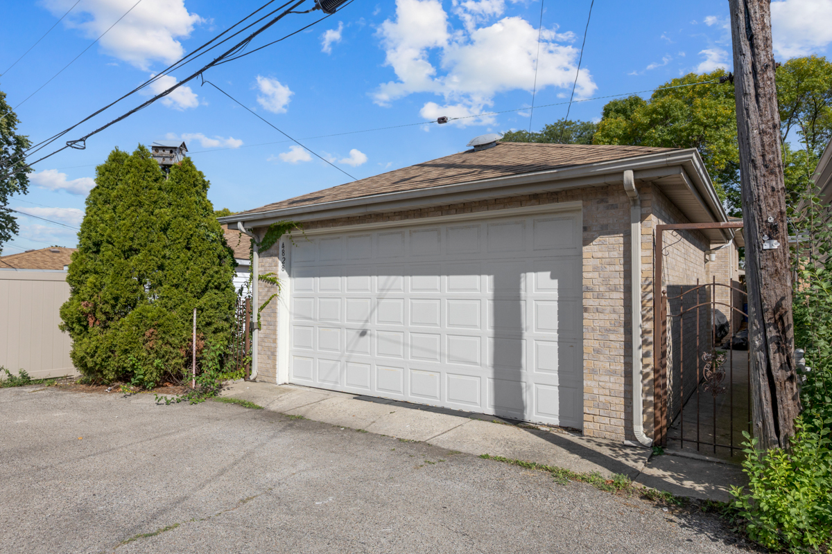 4828 N Newcastle Avenue