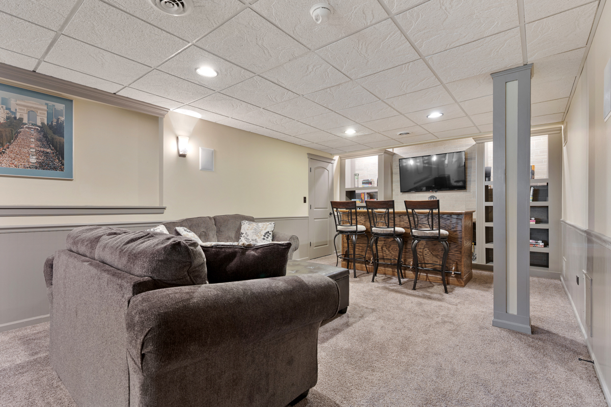 1127 Pine Valley Court