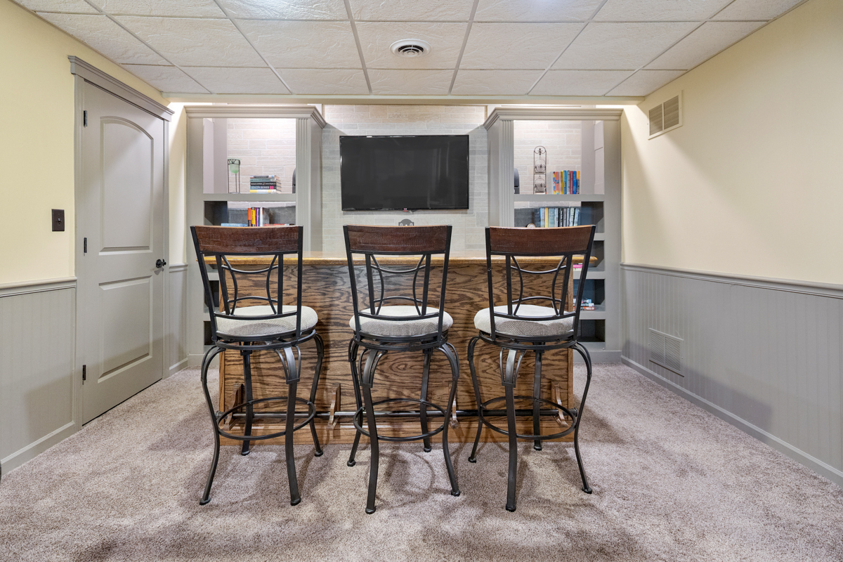 1127 Pine Valley Court