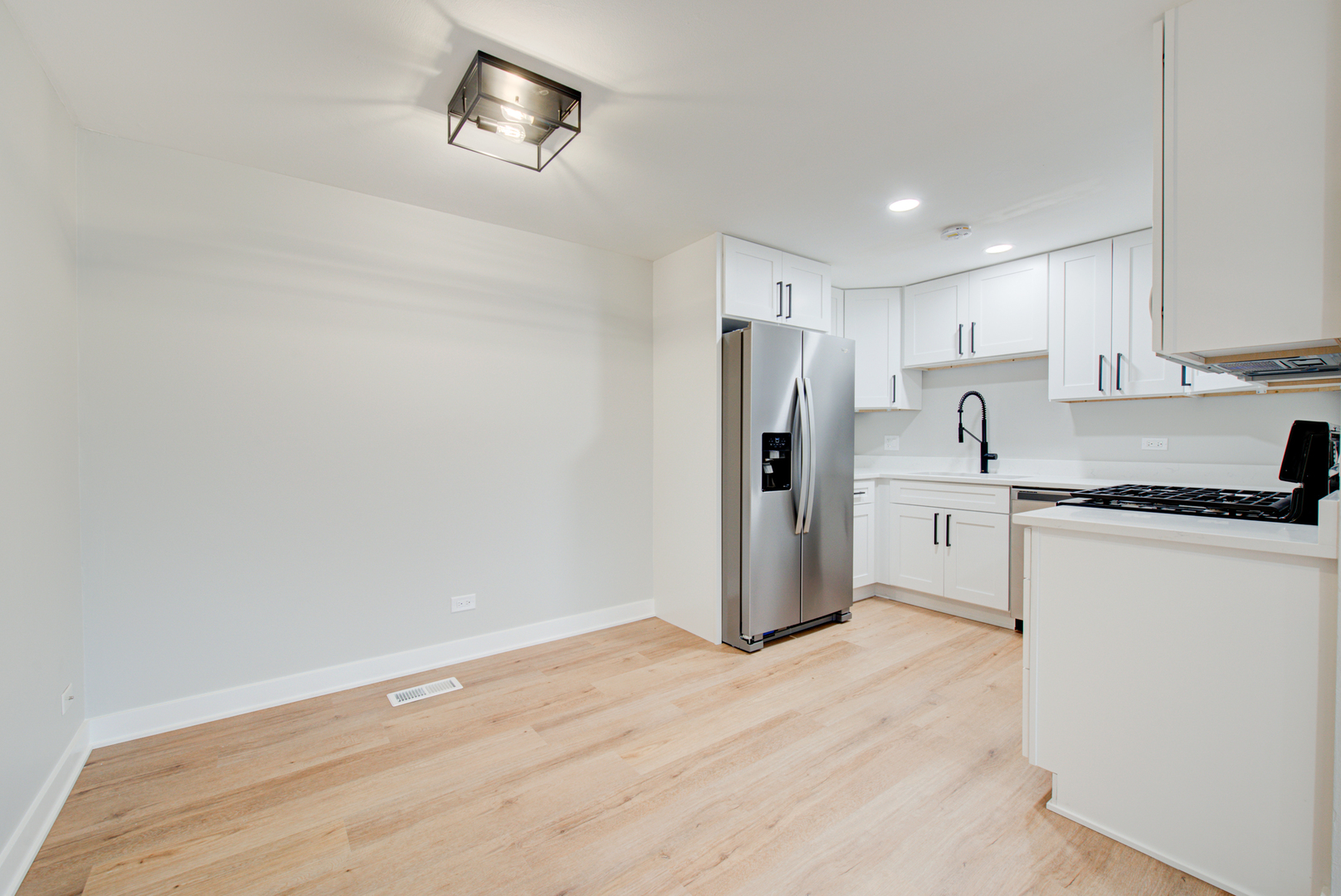 1426 Tonset Lane Unit: 0