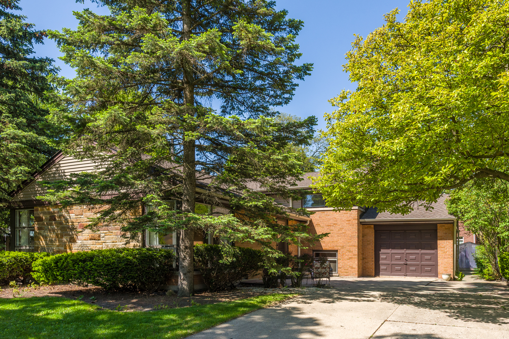 206 S See Gwun Avenue
