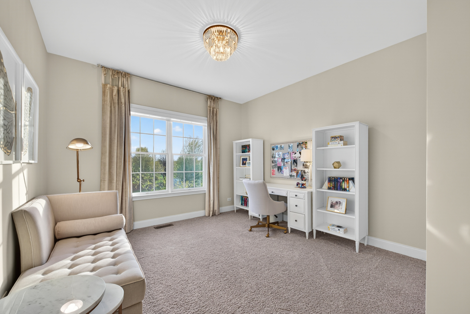 12 Wood Oaks Drive