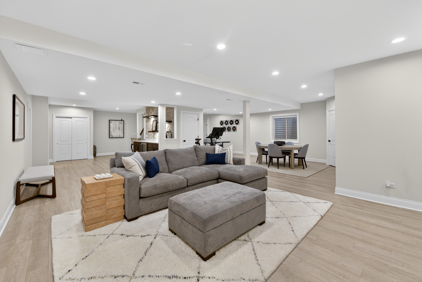 12 Wood Oaks Drive