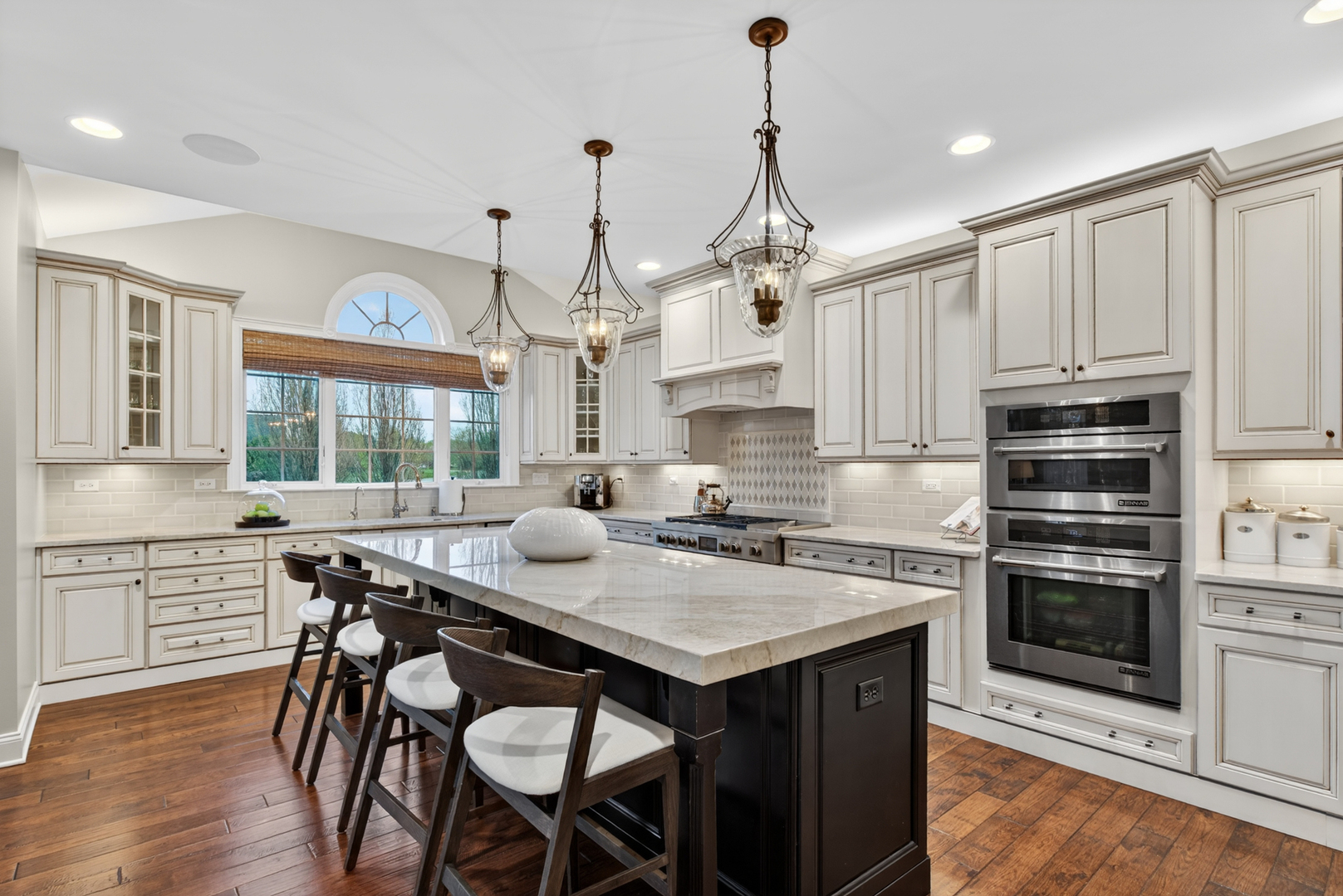 12 Wood Oaks Drive