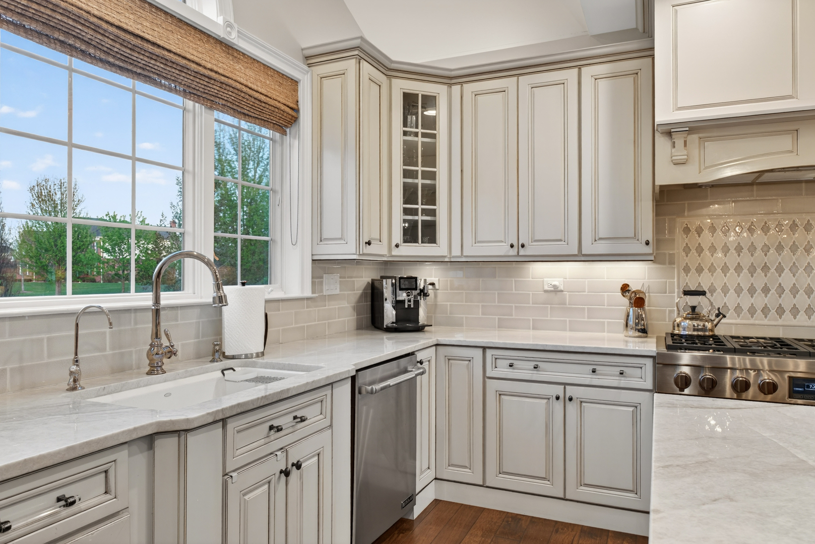 12 Wood Oaks Drive
