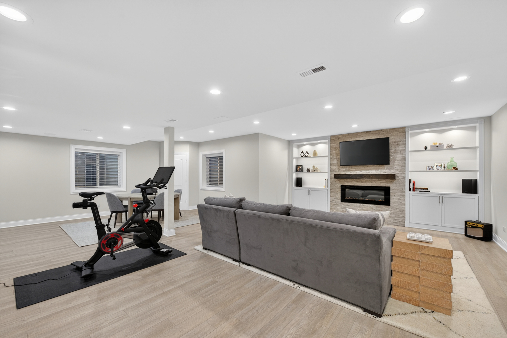 12 Wood Oaks Drive