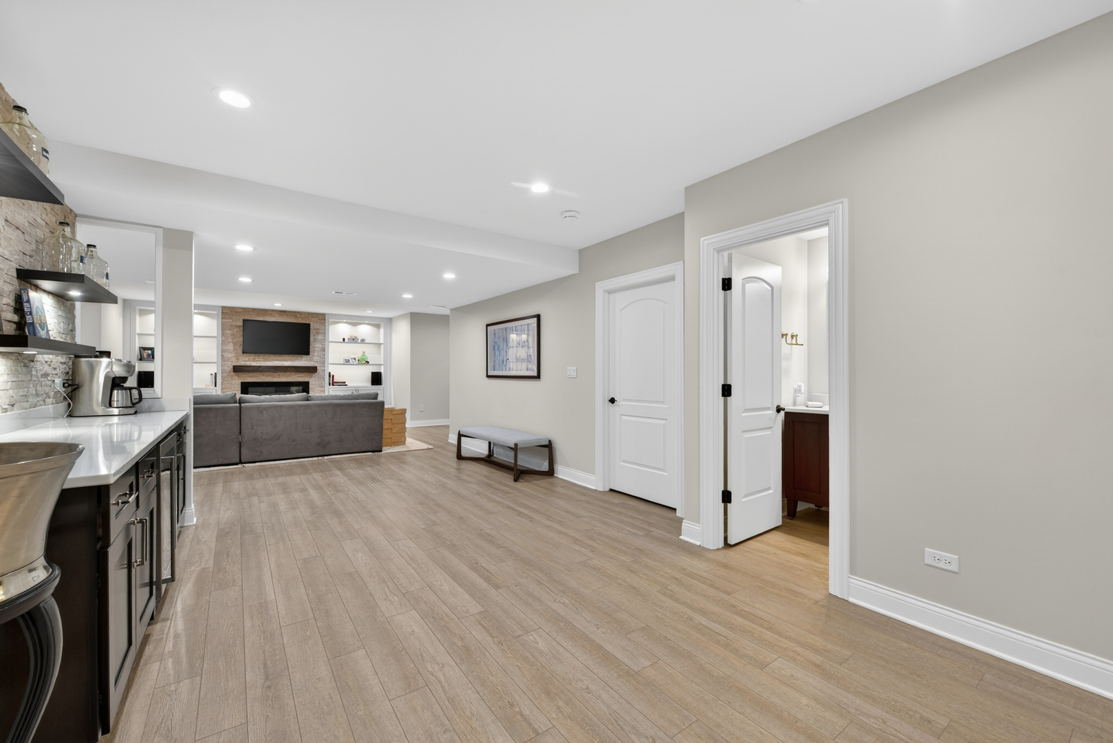 12 Wood Oaks Drive