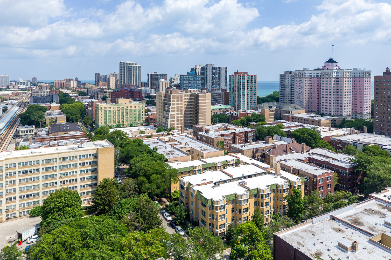 5515 N winthrop Avenue Unit: 2A