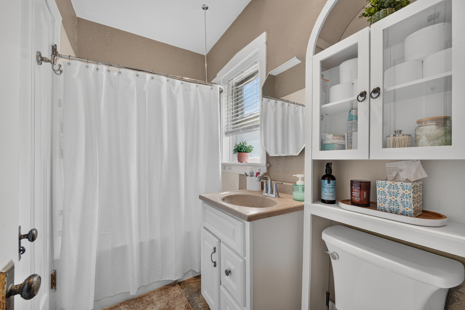 5515 N winthrop Avenue Unit: 2A
