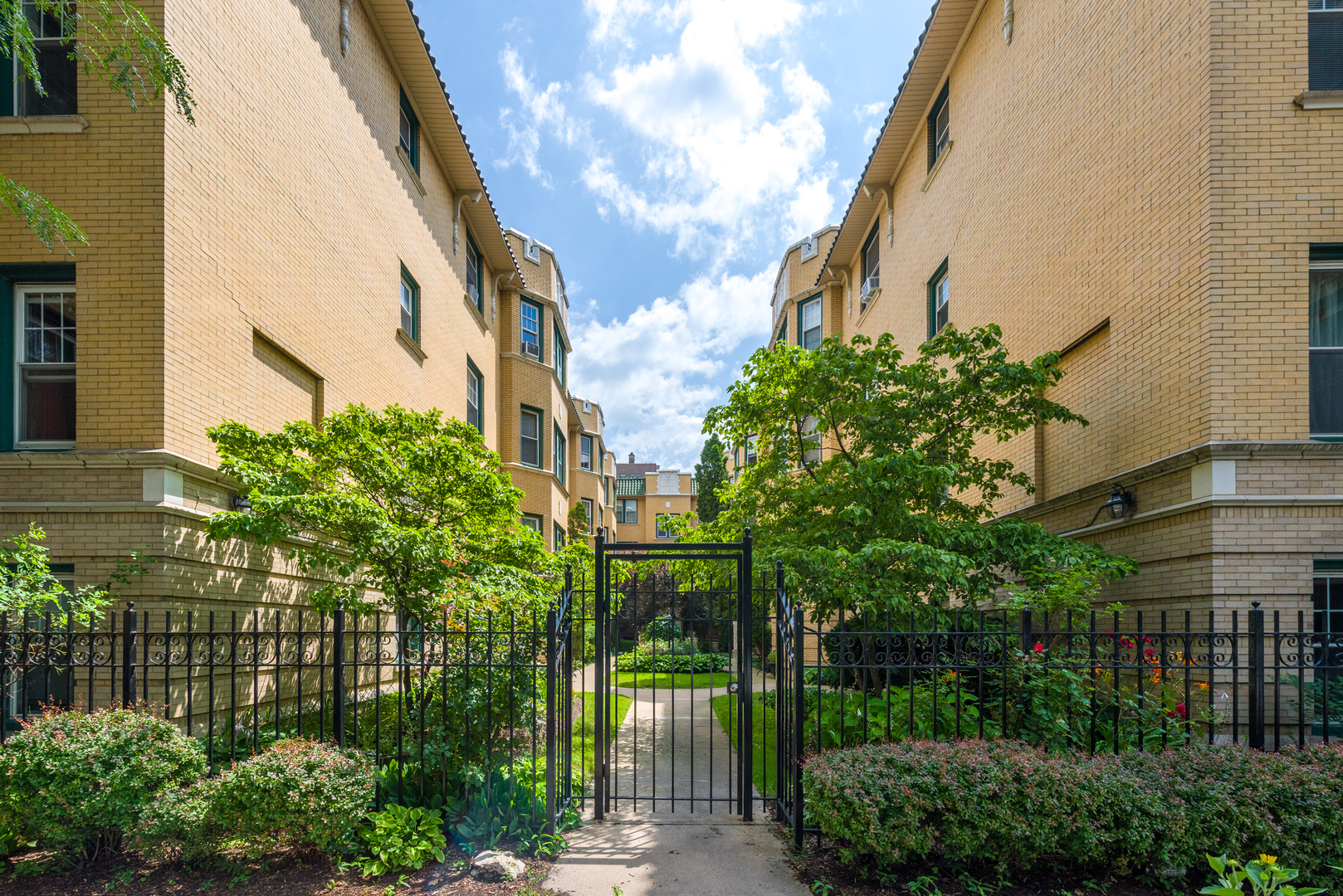 5515 N winthrop Avenue Unit: 2A
