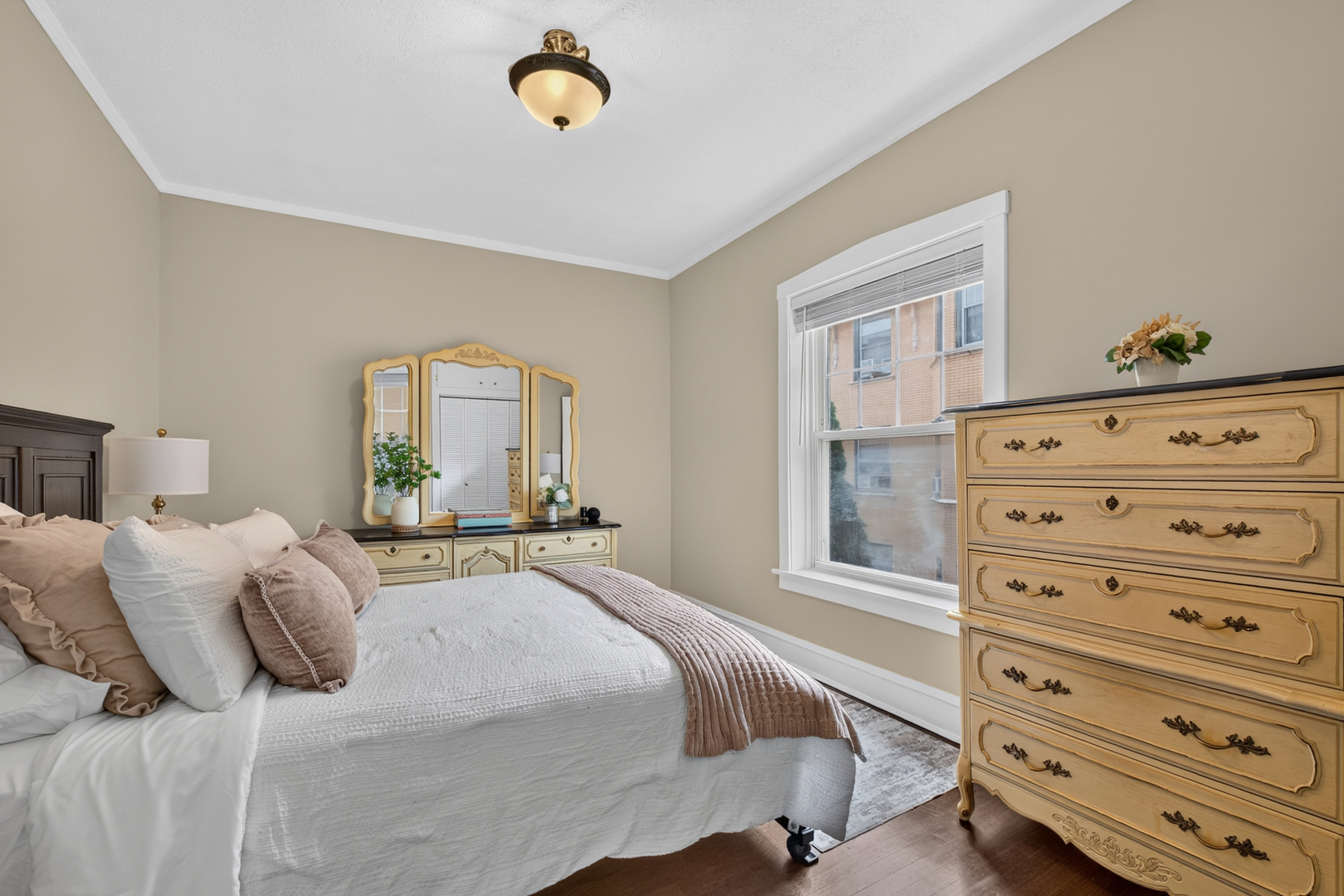 5515 N winthrop Avenue Unit: 2A