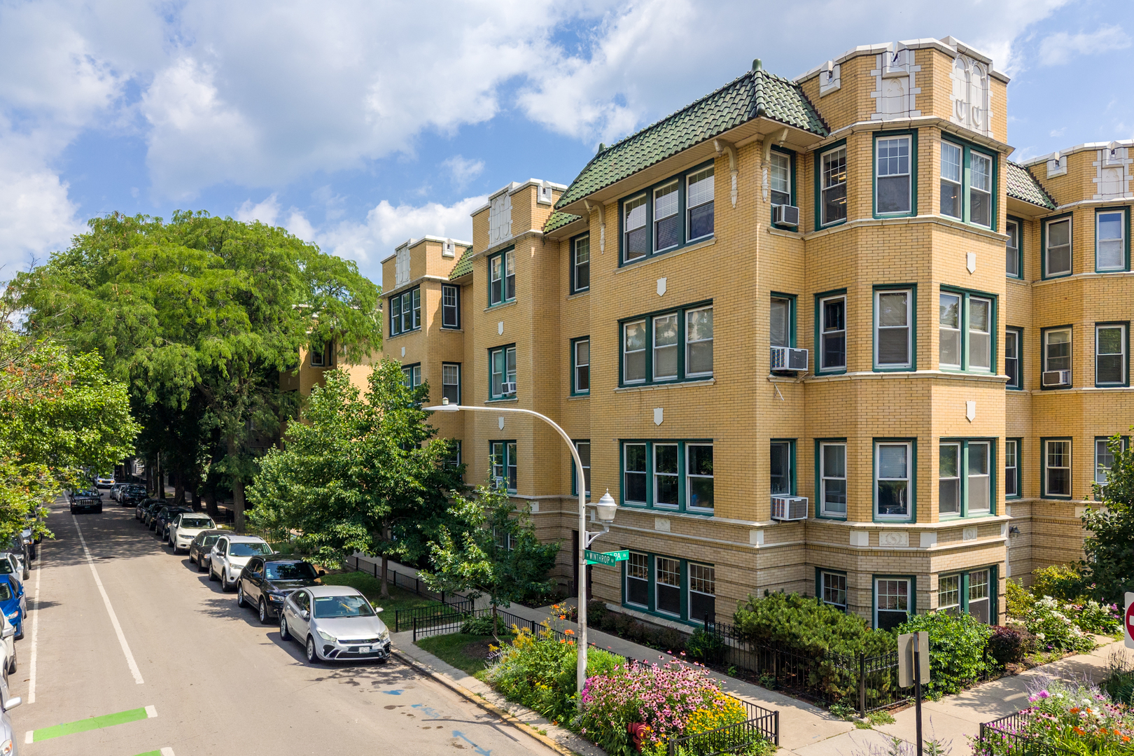 5515 N winthrop Avenue Unit: 2A