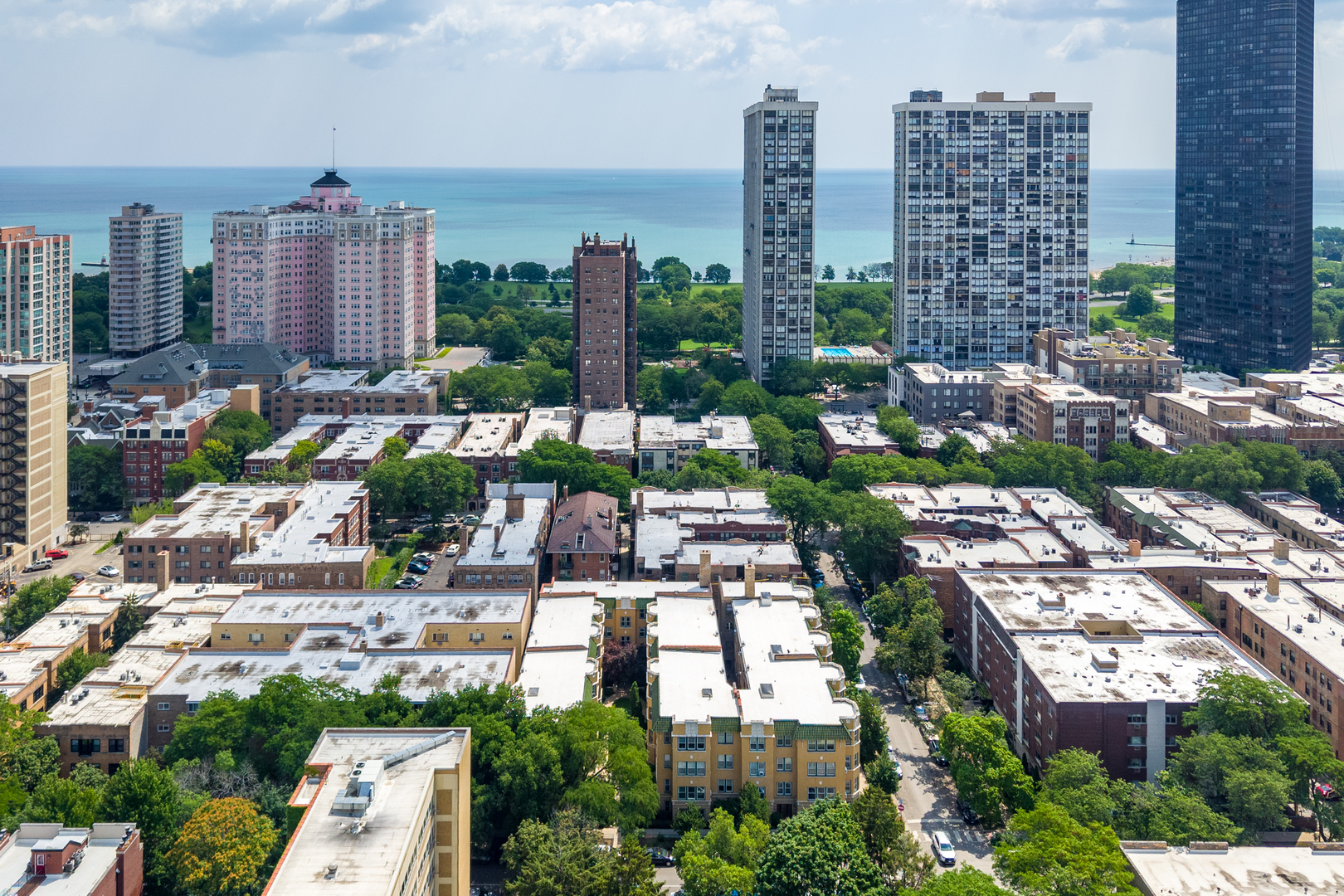 5515 N winthrop Avenue Unit: 2A