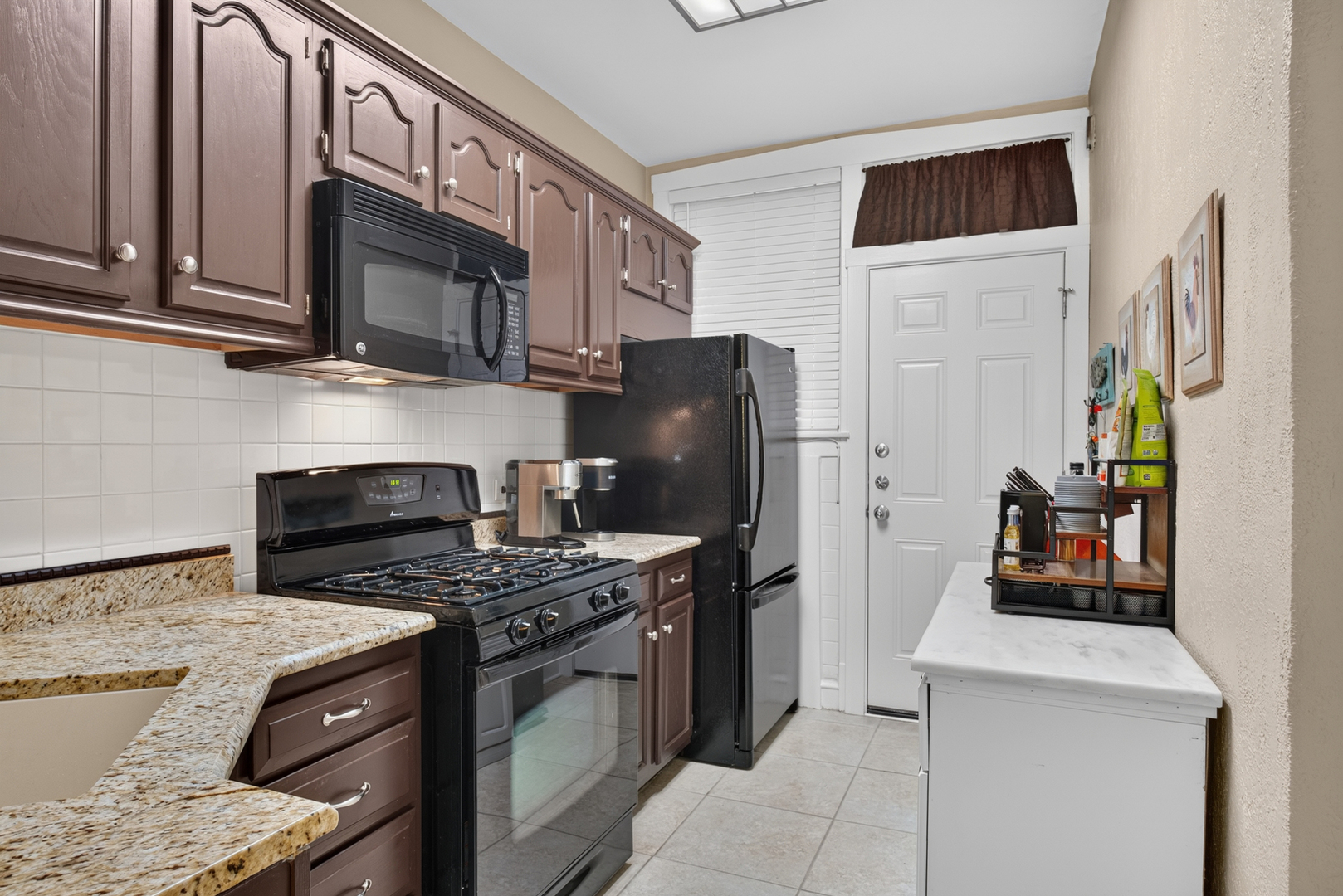 5515 N winthrop Avenue Unit: 2A