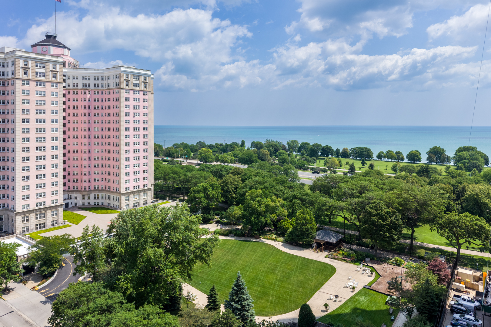 5515 N winthrop Avenue Unit: 2A