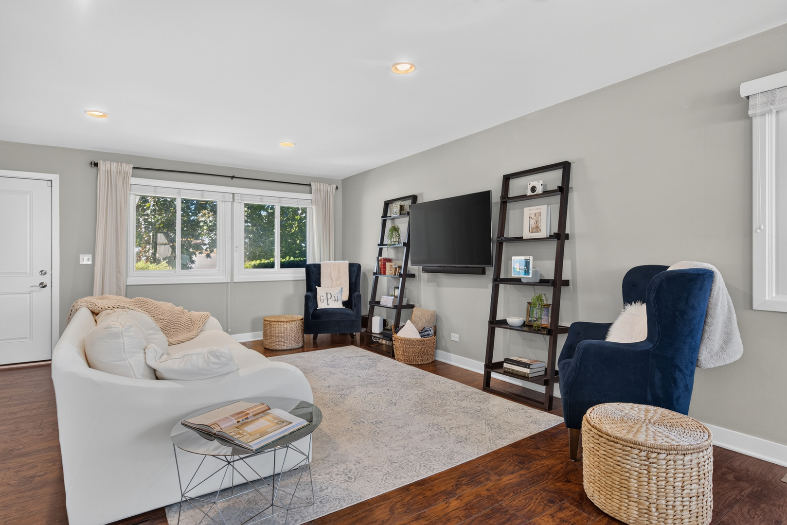 30W253 Bedford Lane