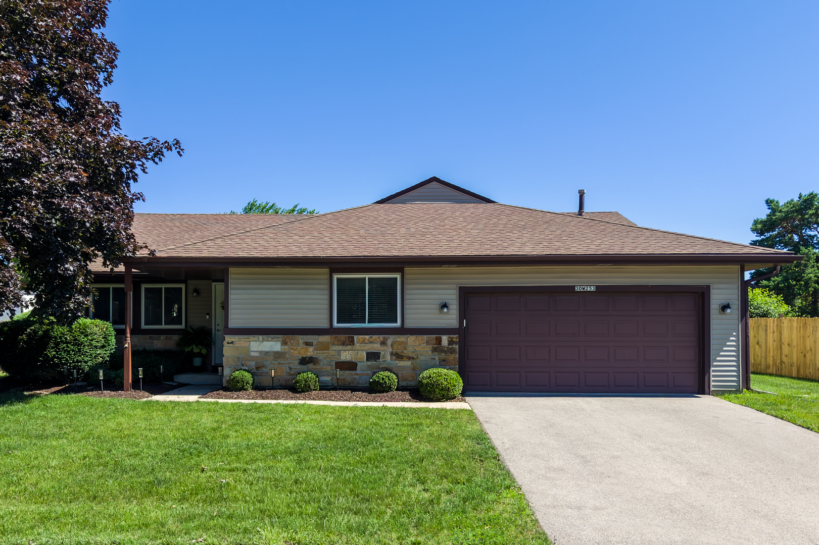 30W253 Bedford Lane
