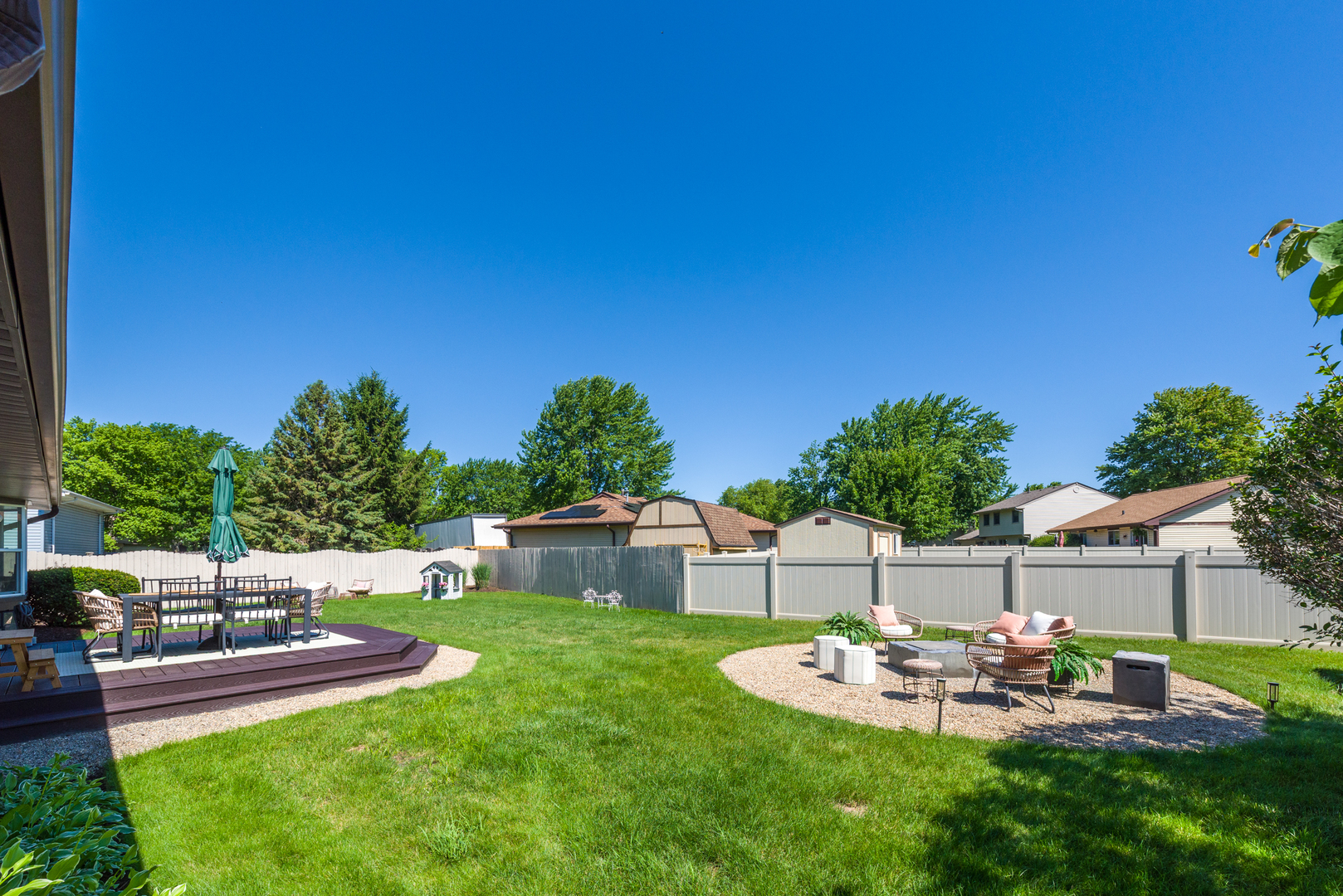 30W253 Bedford Lane