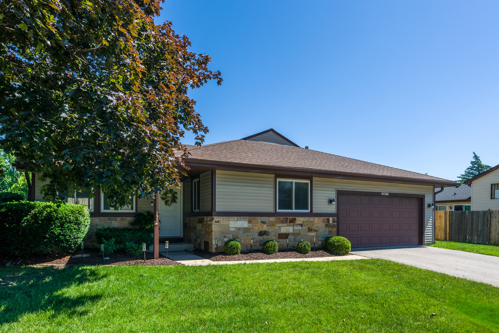 30W253 Bedford Lane