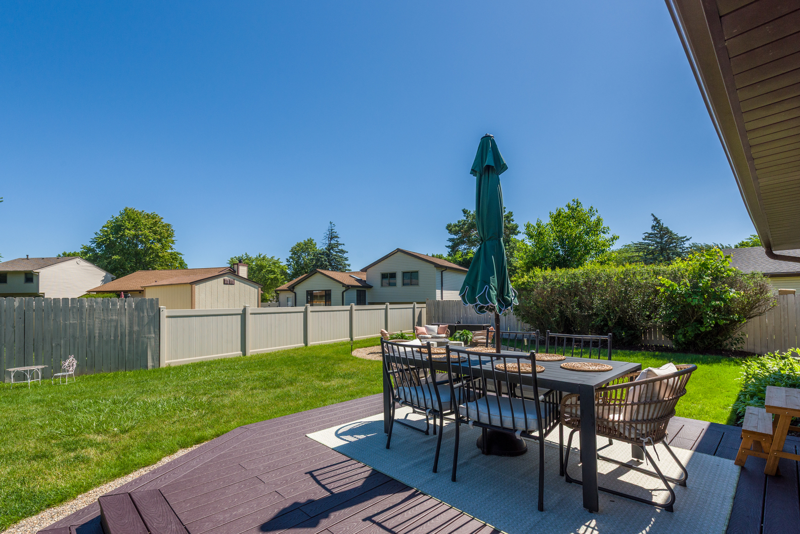 30W253 Bedford Lane