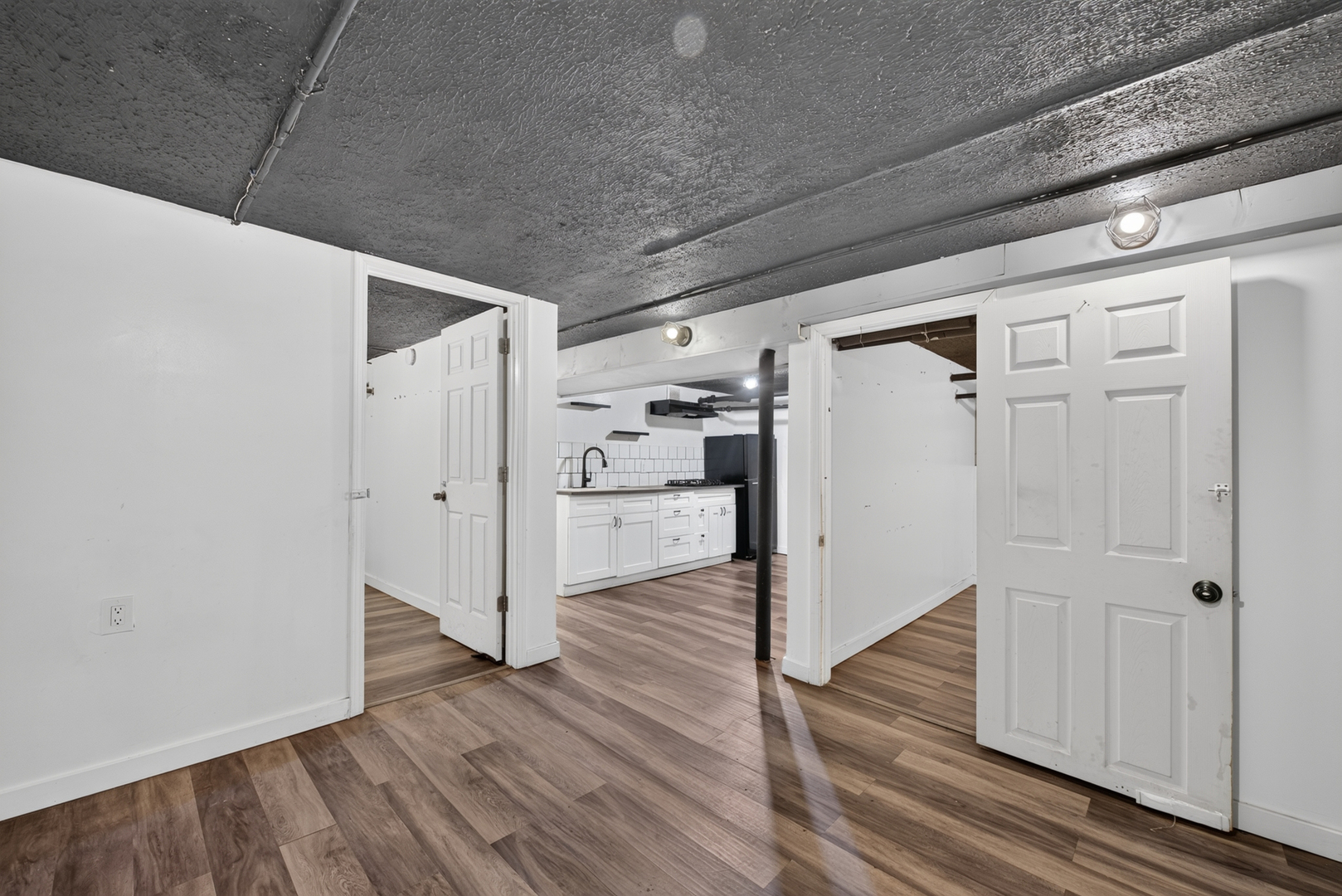 4826 Wright Terrace
