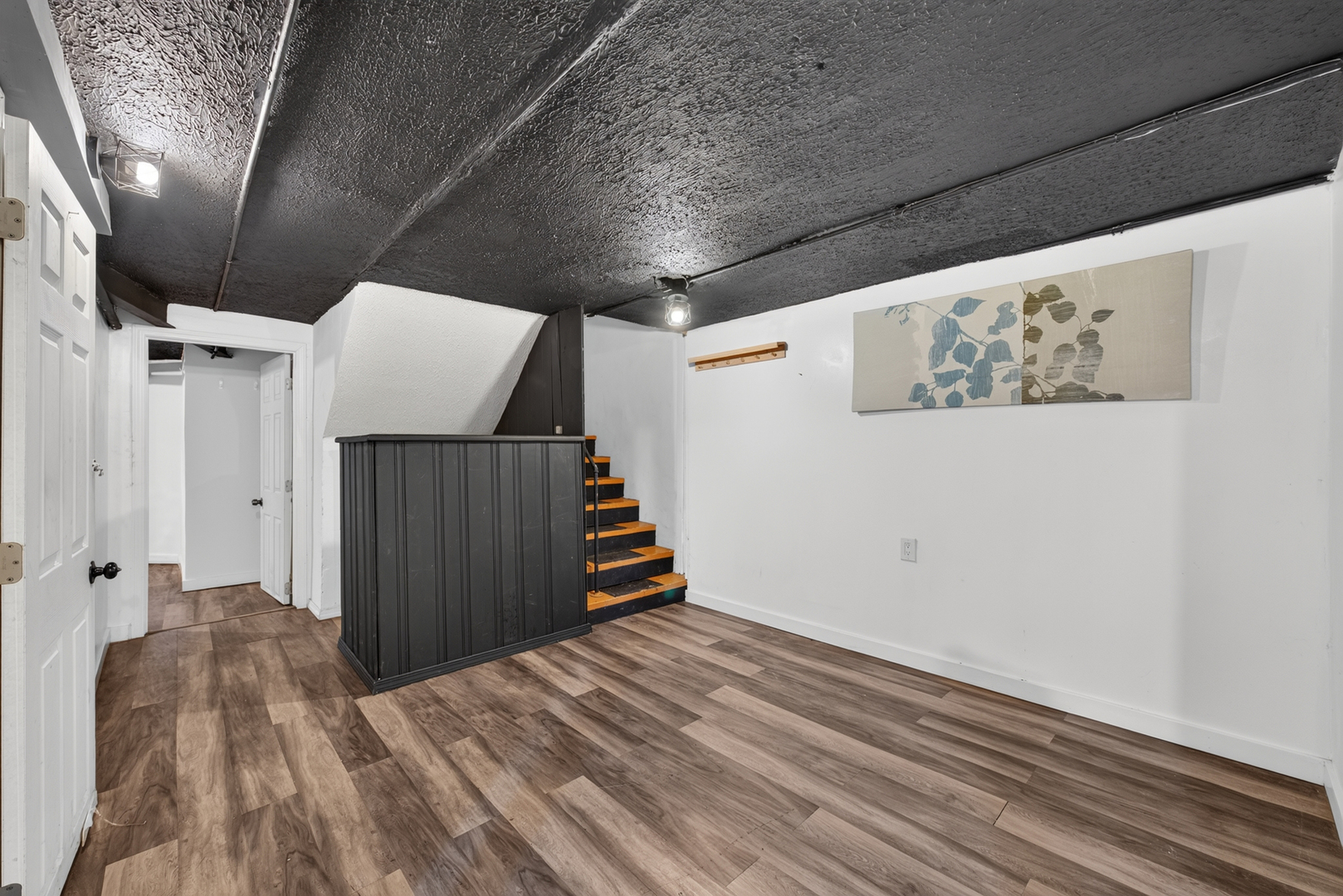 4826 Wright Terrace