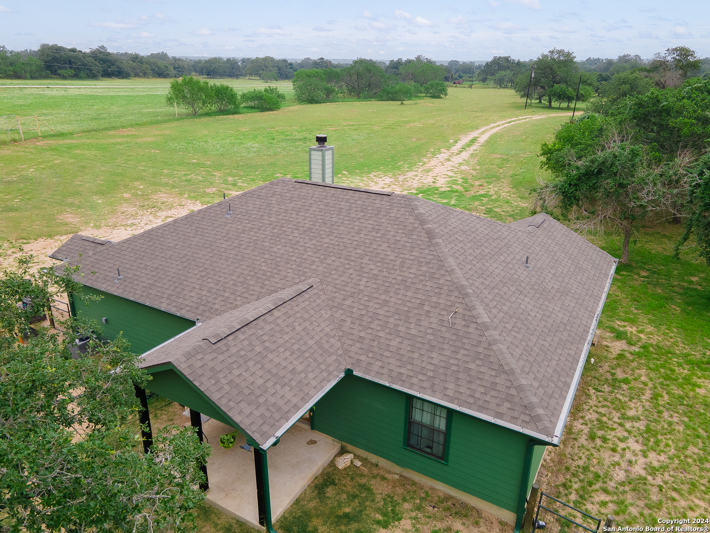 66 Sir David Ln