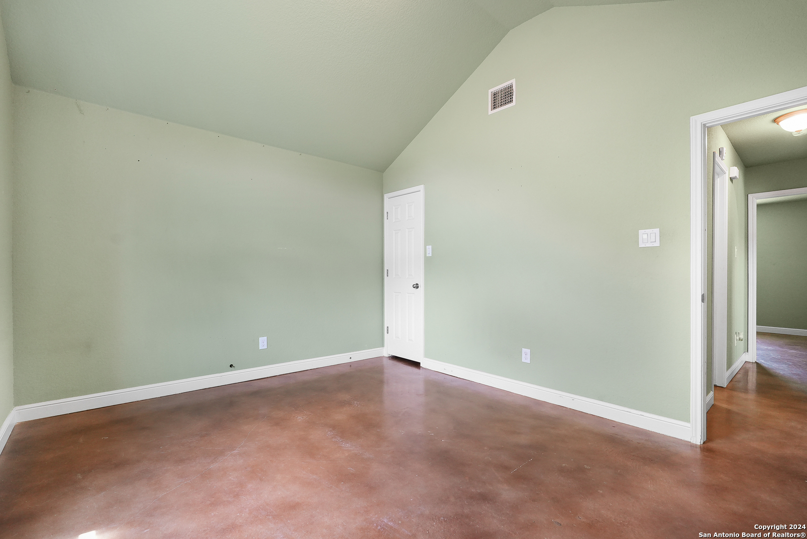 66 Sir David Ln