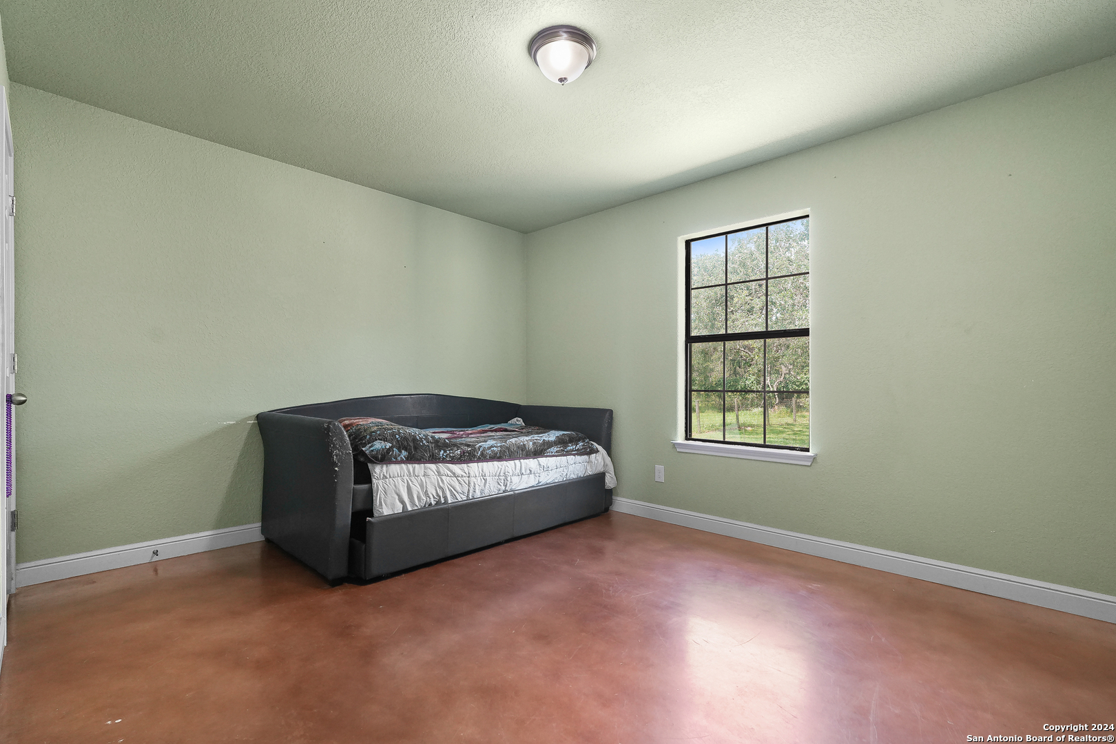 66 Sir David Ln