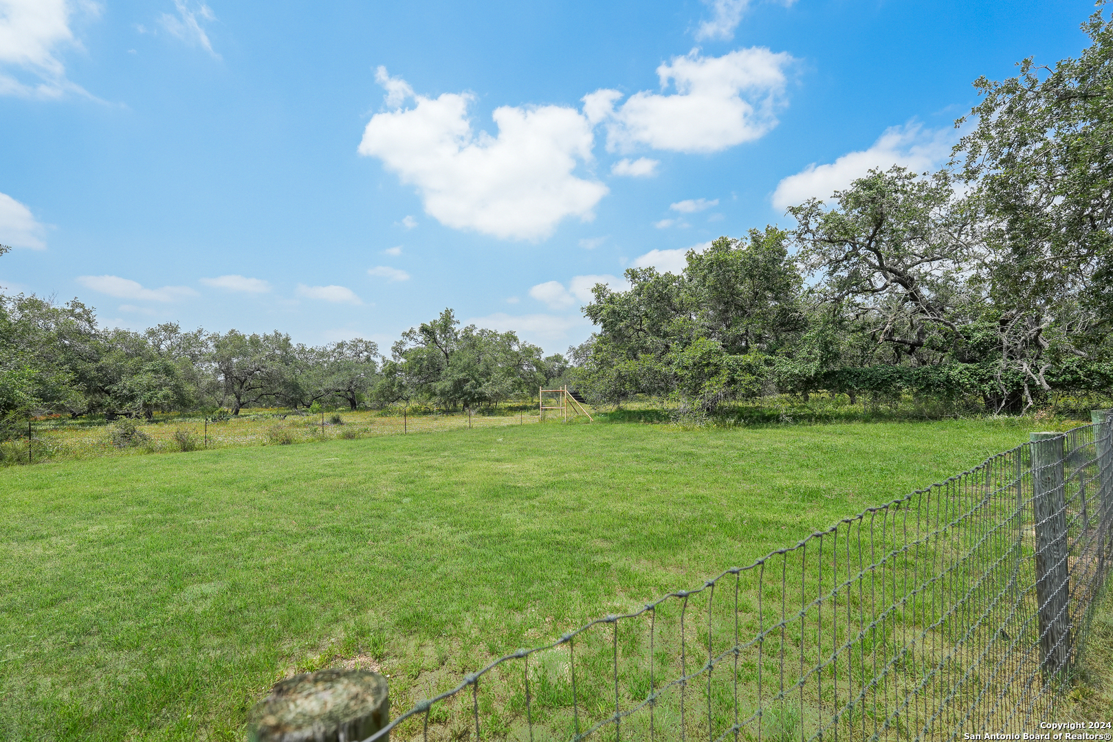 66 Sir David Ln