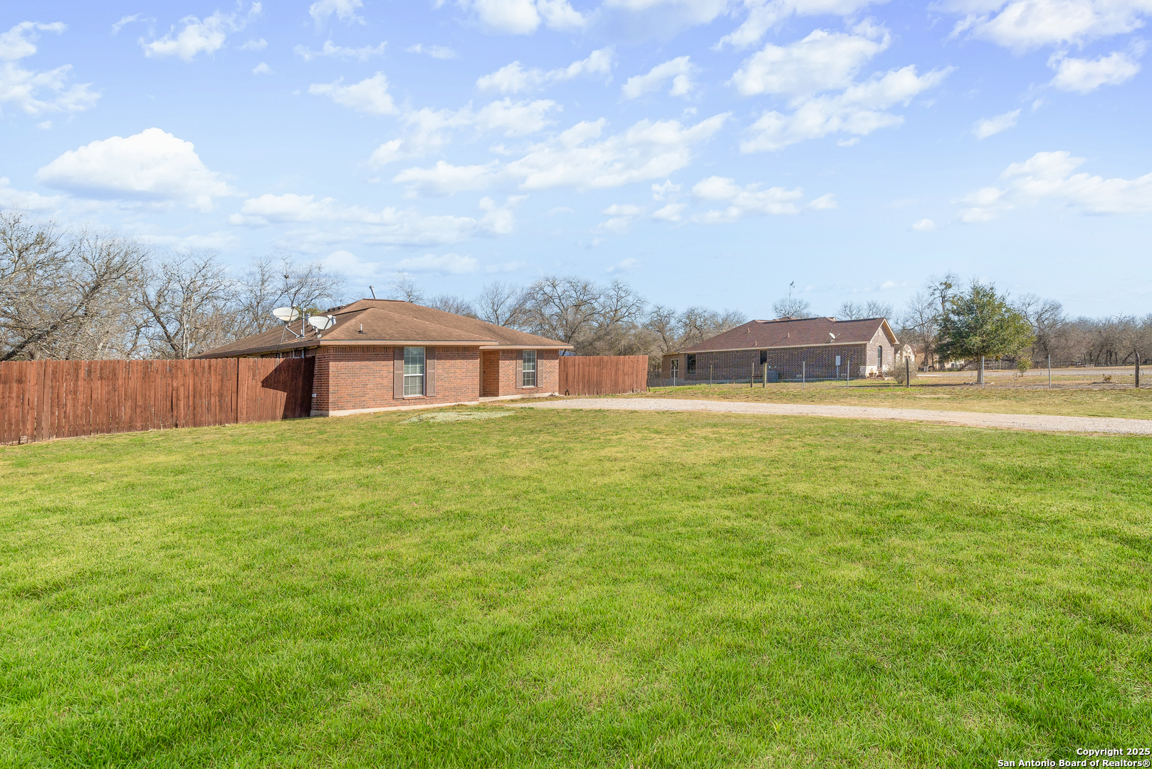 385 Falling Leaf Dr