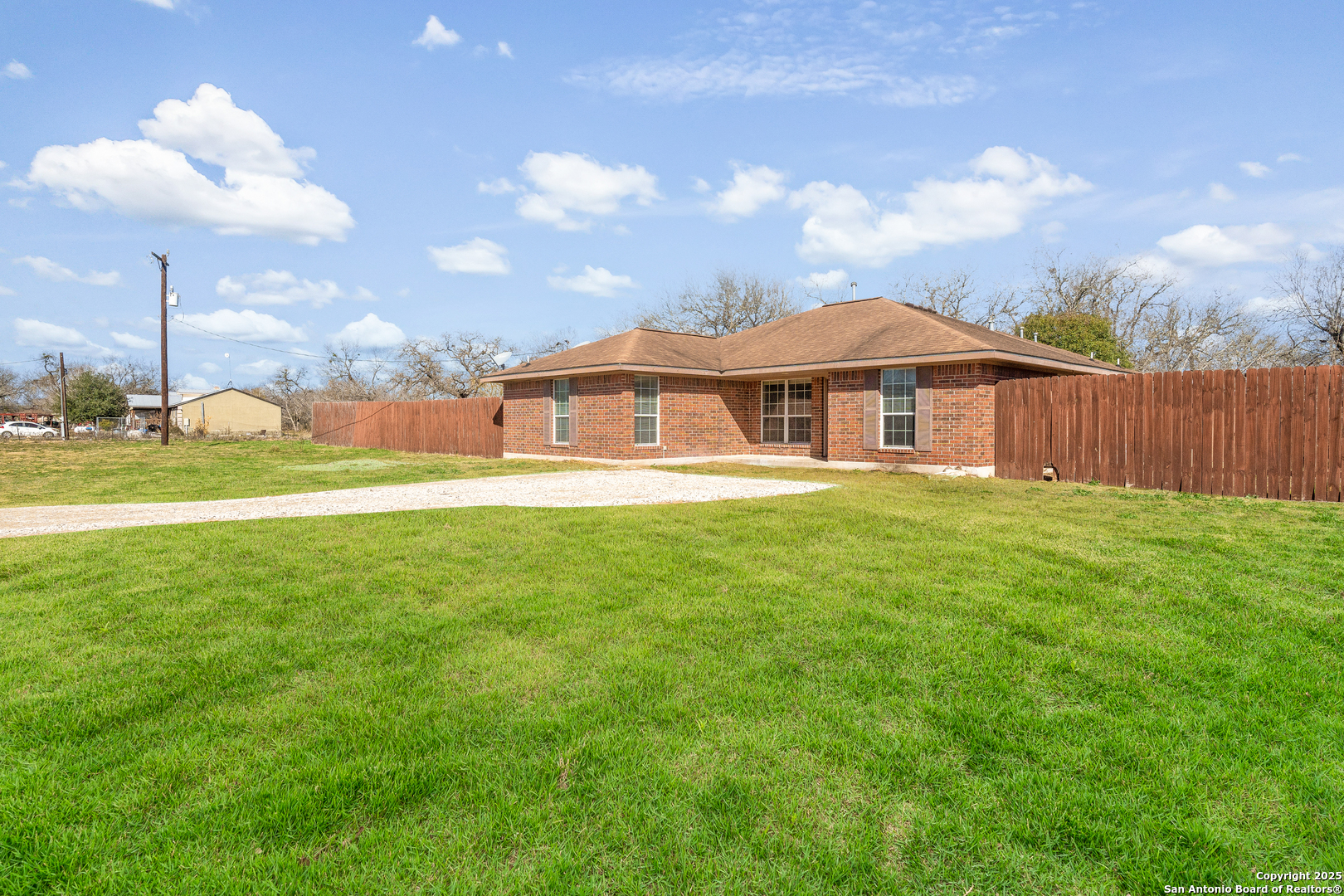 385 Falling Leaf Dr