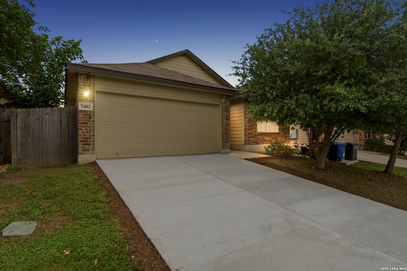 7402 Equinox Cor