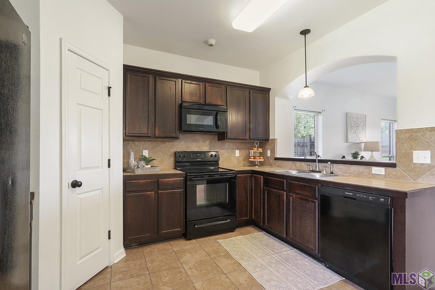 17055 Glenwood Springs Dr