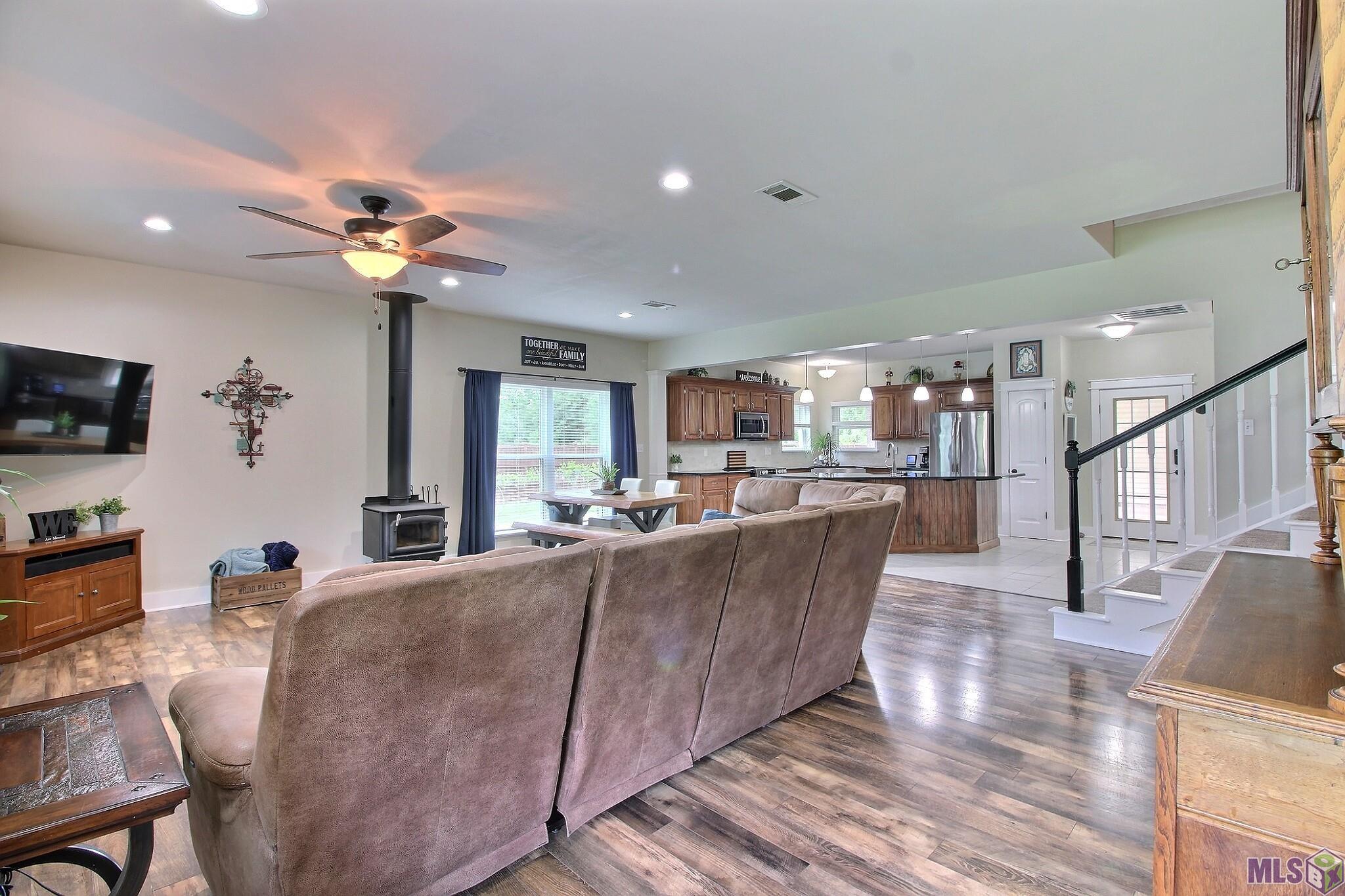 22041 Kristi Ln