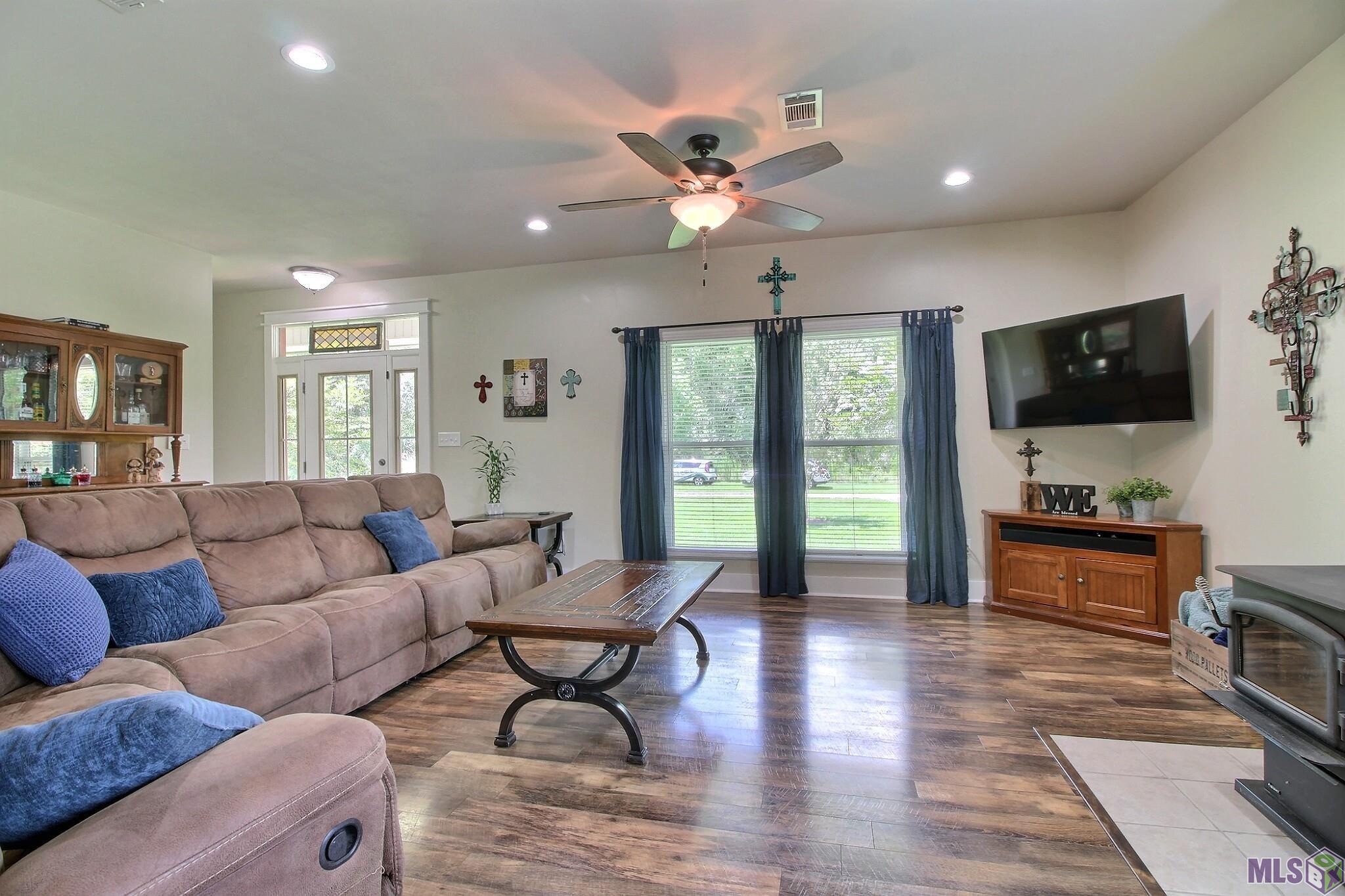 22041 Kristi Ln