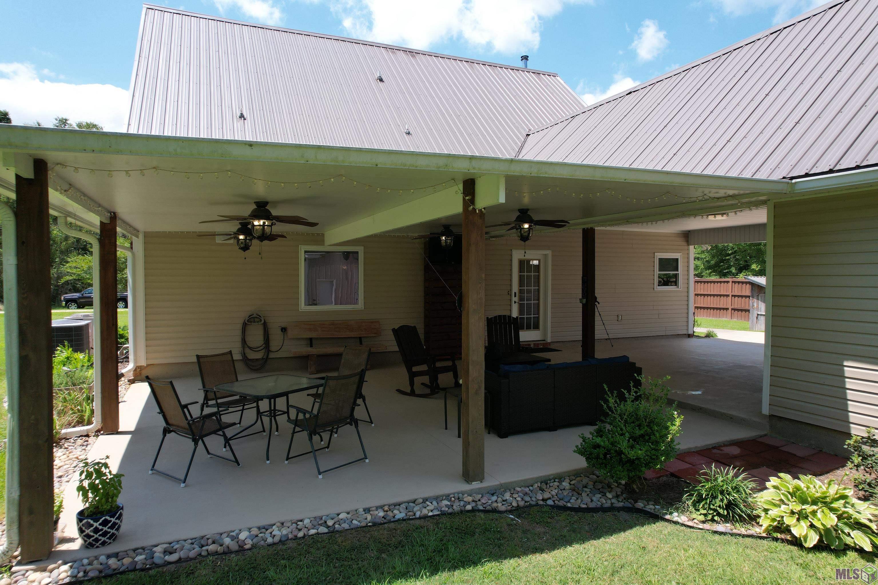 22041 Kristi Ln