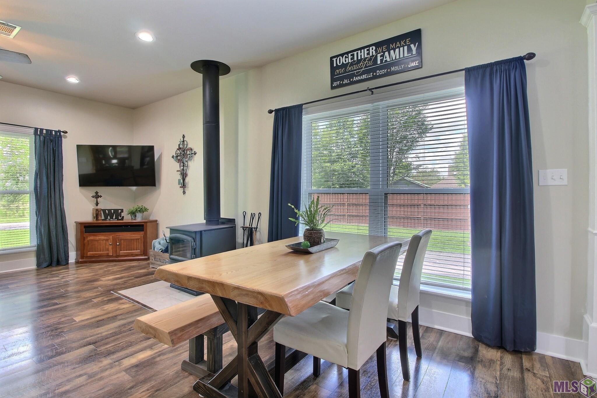 22041 Kristi Ln