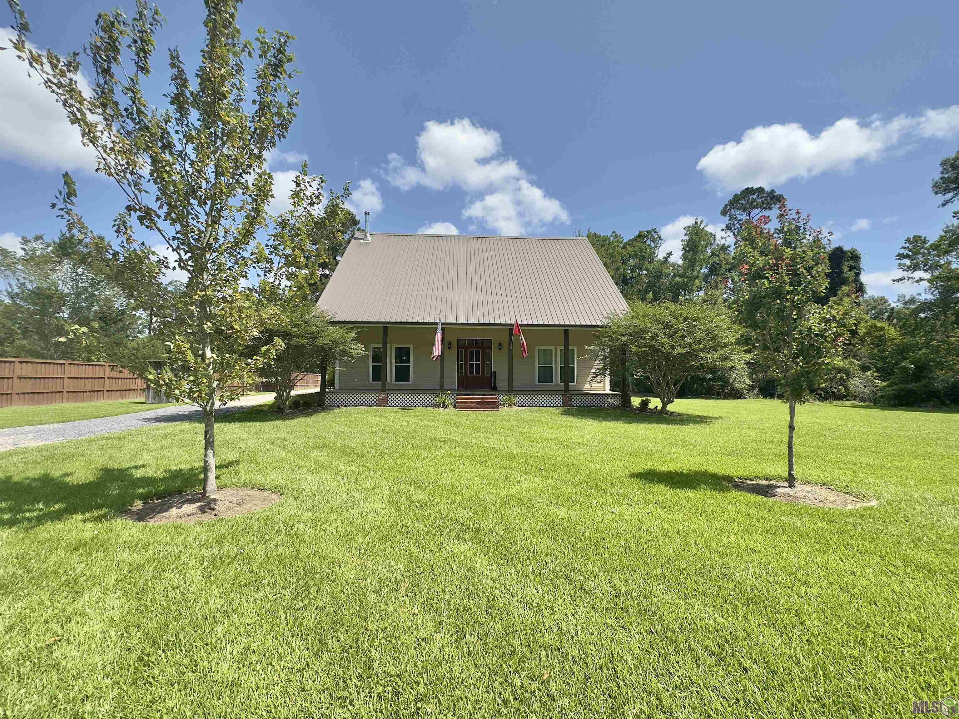 22041 Kristi Ln