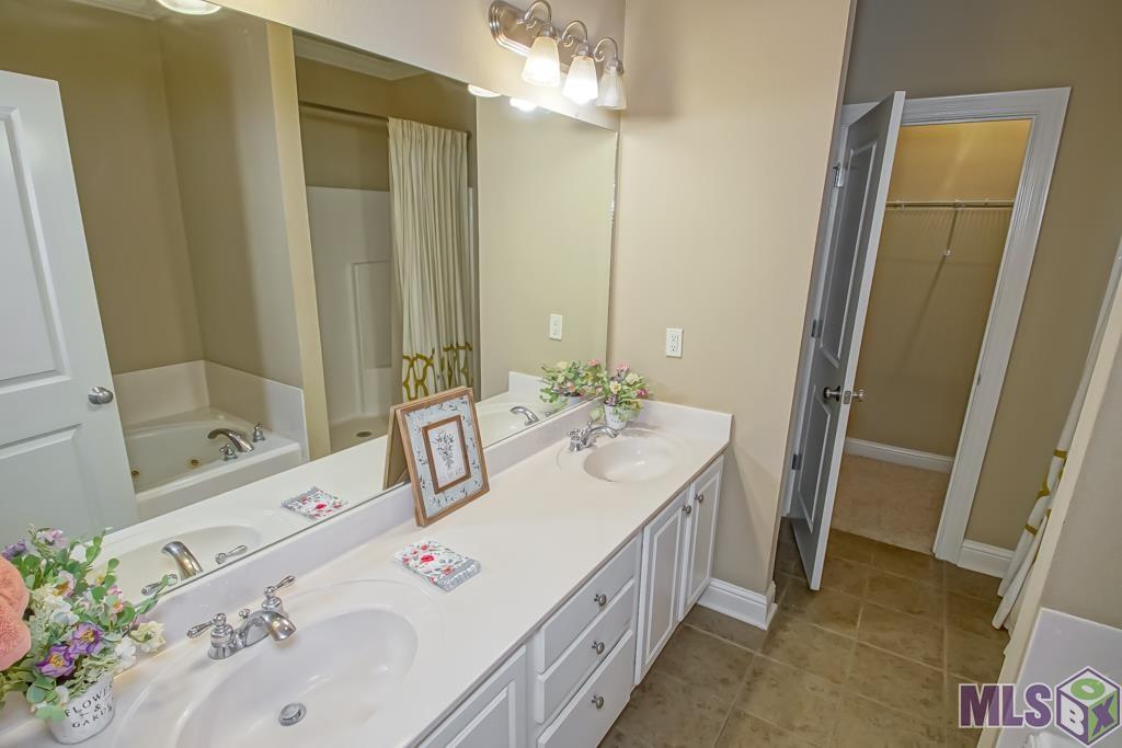 4990 Jamestown Ave # 13 Unit: #13