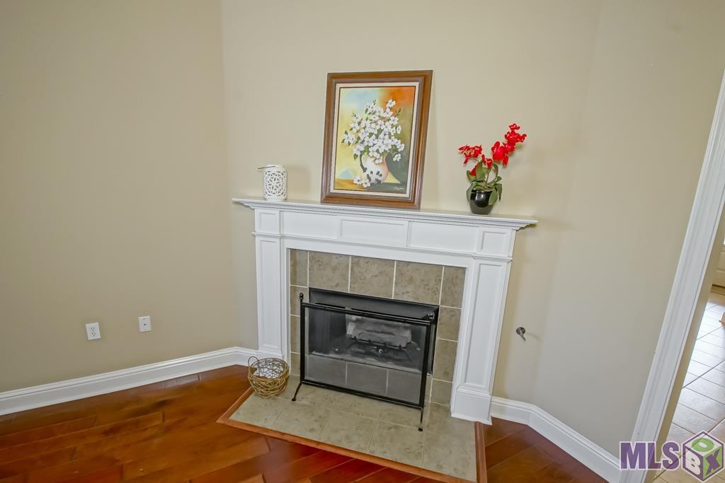 4990 Jamestown Ave # 13 Unit: #13