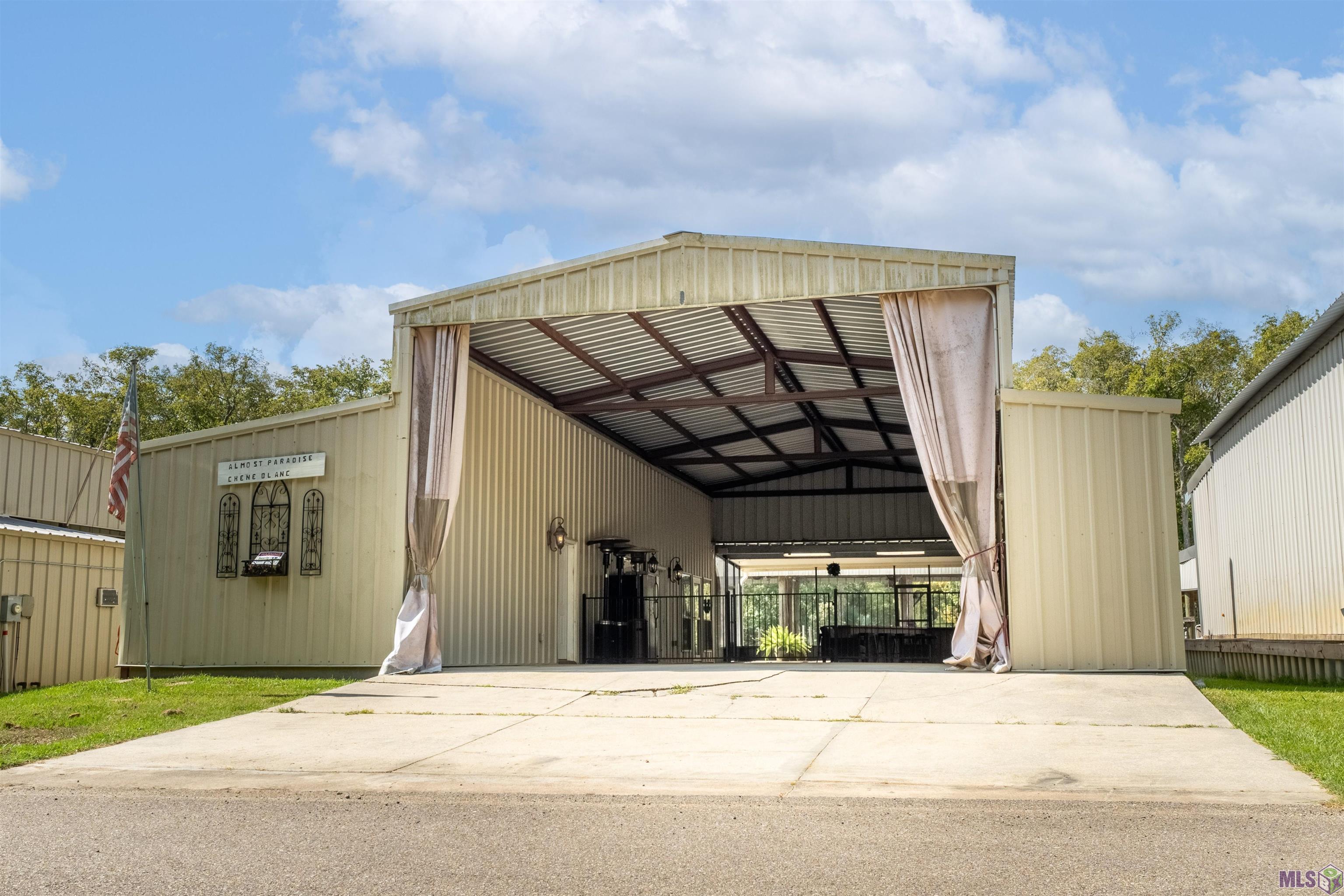 23328 Chene Blanc Ln