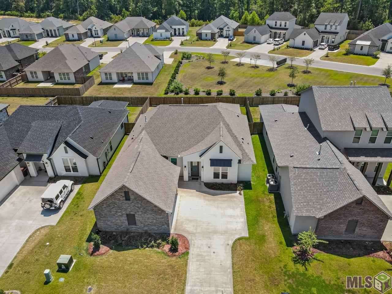 25228 Burlington Dr
