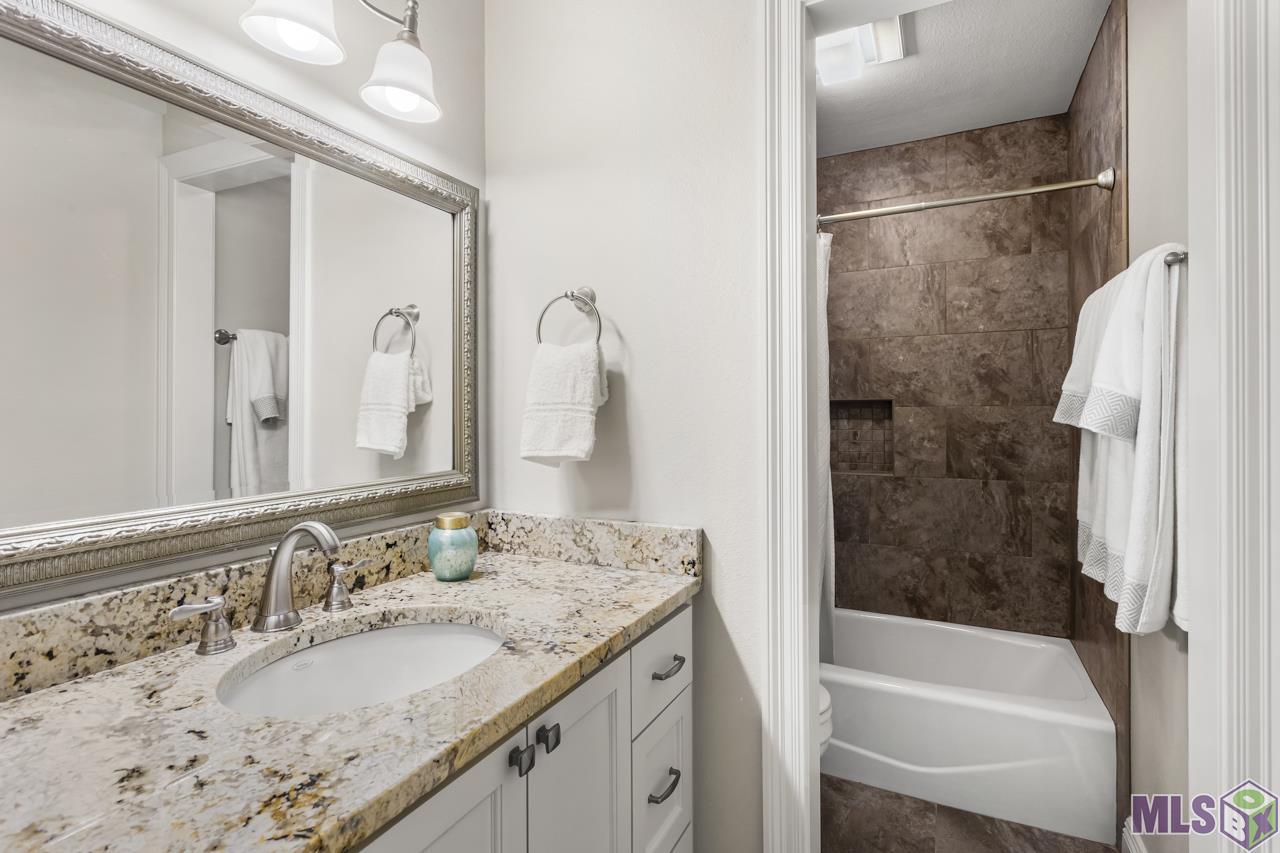 3137 Lockefield Dr