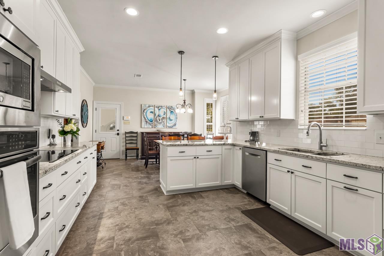 3137 Lockefield Dr