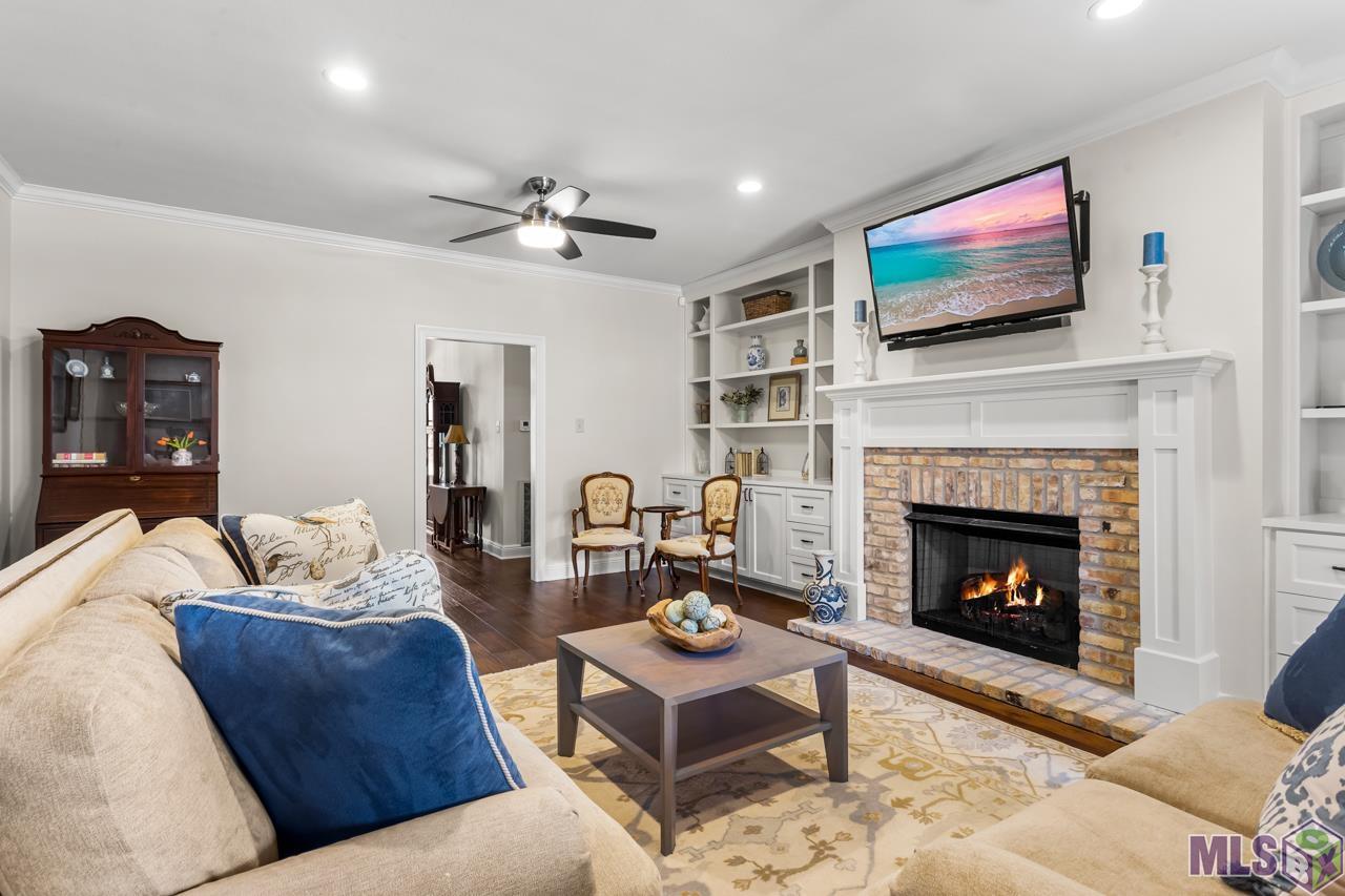 3137 Lockefield Dr
